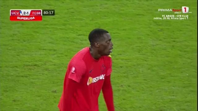 Dawa, ratare monumentală în Universitatea Craiova - FCSB. Cum l-a iertat pe Lazar stoperul camerunez_4