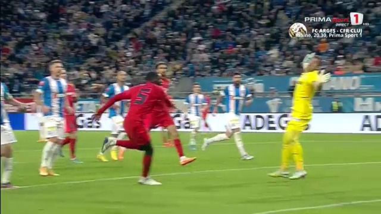 Dawa, ratare monumentală în Universitatea Craiova - FCSB. Cum l-a iertat pe Lazar stoperul camerunez_6