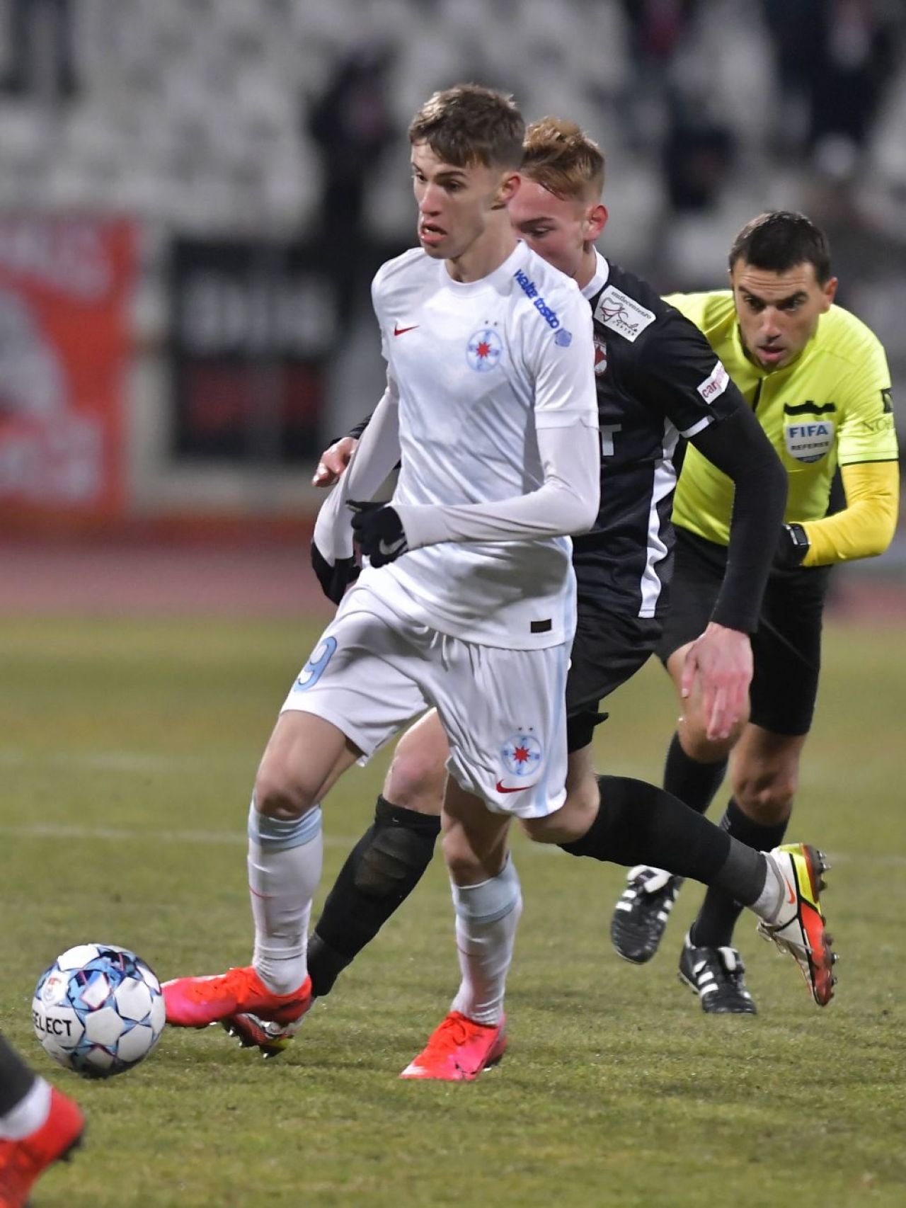 Tavi Popescu, uitat pe bancă de Gigi Becali! Patronul a anunțat, la PRO ARENA, nucleul de jucători pe care va conta Nicolae Dică_7