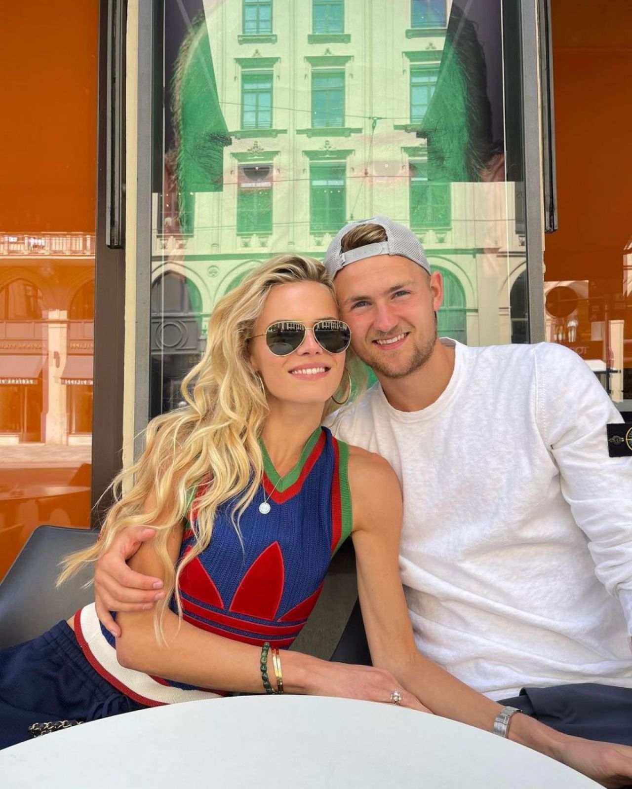 Iubita starului de la Bayern s-a dezbrăcat în lenjerie pentru a transmite un mesaj emoționant: „Nu mă simt mereu bine în pielea mea!” _15