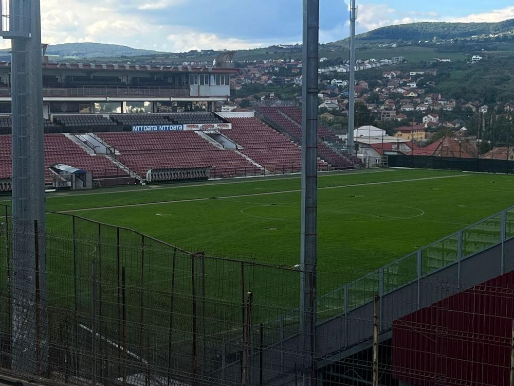 Se schimbă gazonul pe stadionul CFR-ului! Cum arată acum suprafața de joc de pe &rdquo;Dr. Constantin Rădulescu&rdquo;