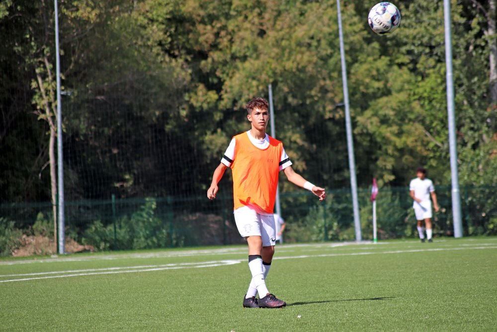 Un rapidist va călători 4.100 km pentru a juca la echipa națională! Puștiul a fost junior la PSG  _6