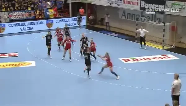 V&acirc;lcea - CSM București | Meci de foc &icirc;n Sala Traian. Start excelent pentru Neagu