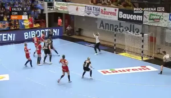 Gol magic marcat de Crina Pintea după o pasă genială de la Neagu