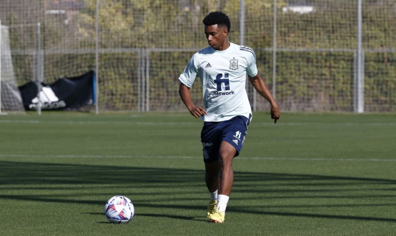 Spania a venit la Cluj cu jucători de la Barcelona, Tottenham și Manchester City! _8