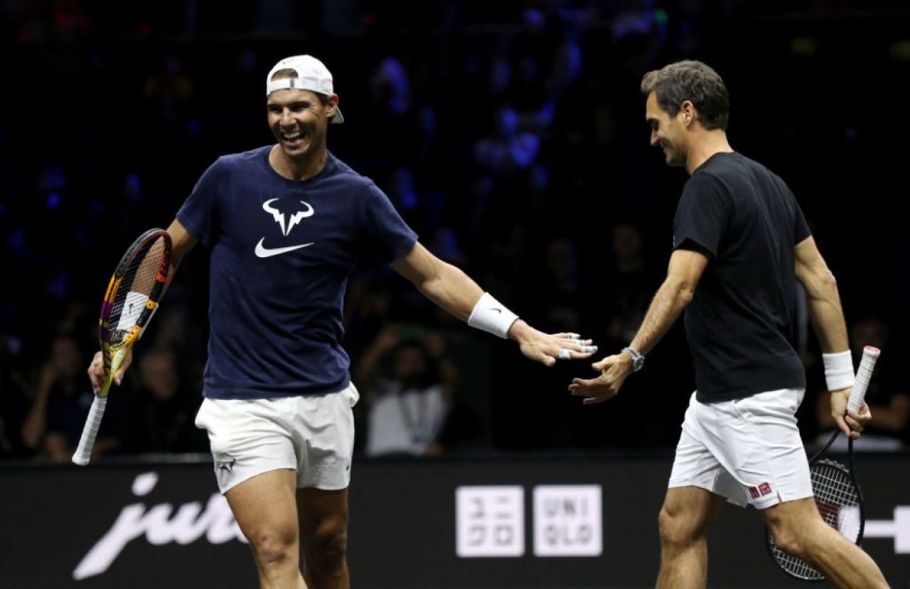 A înnebunit lumea! Un spectator-problemă și-a dat foc pe teren la Cupa Laver, sub ochii lui Federer! Ce s-a întâmplat la Londra_11