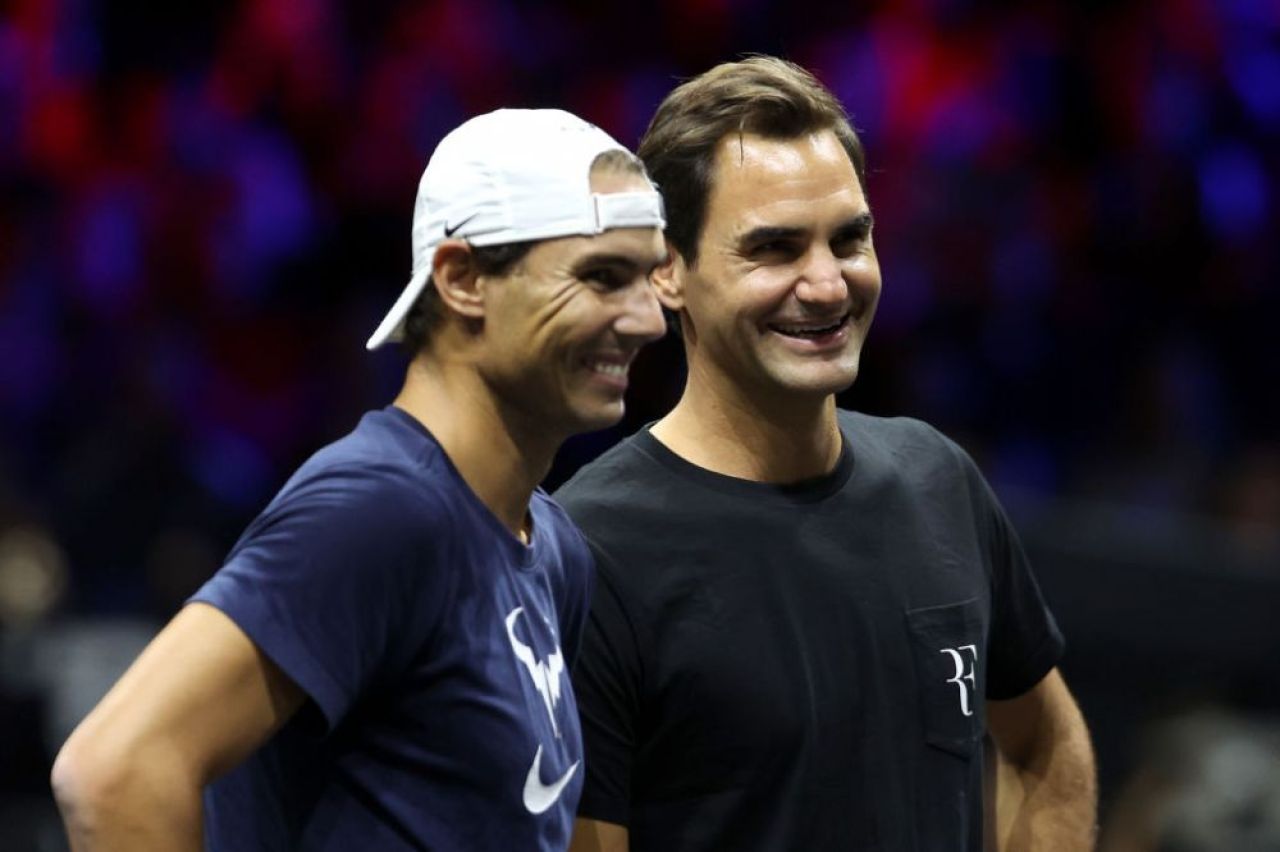 A înnebunit lumea! Un spectator-problemă și-a dat foc pe teren la Cupa Laver, sub ochii lui Federer! Ce s-a întâmplat la Londra_14