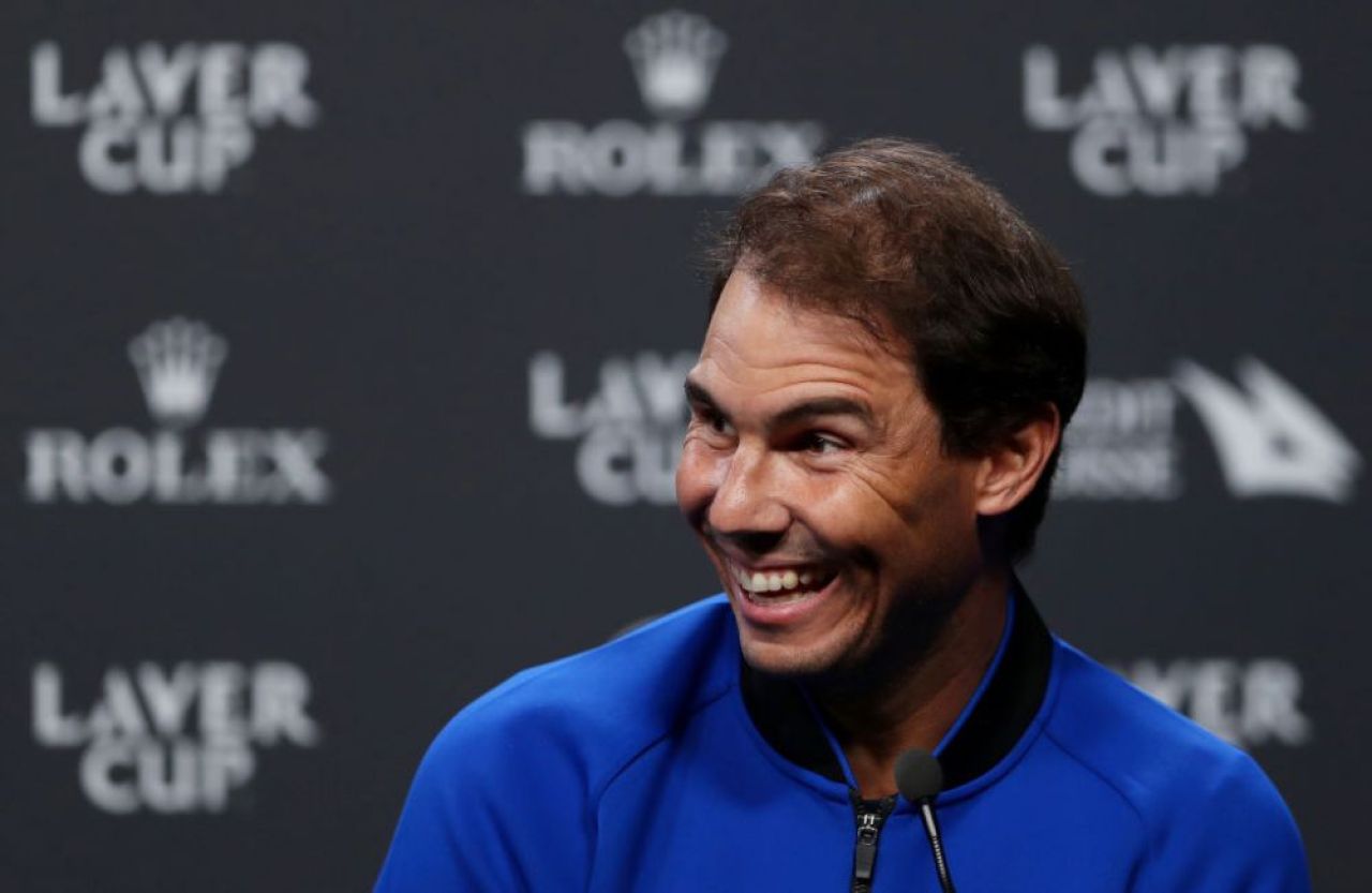 A înnebunit lumea! Un spectator-problemă și-a dat foc pe teren la Cupa Laver, sub ochii lui Federer! Ce s-a întâmplat la Londra_19