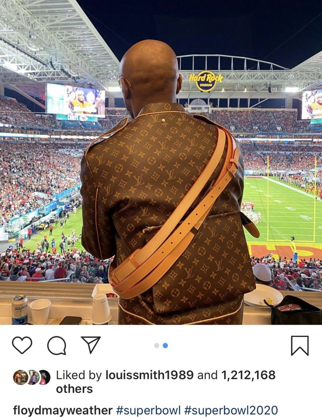 Adrian Mititelu Jr., pe urmele lui Floyd Mayweather Jr. S-a afișat cu o jachetă de milioane, la fel ca celebrul boxer_4