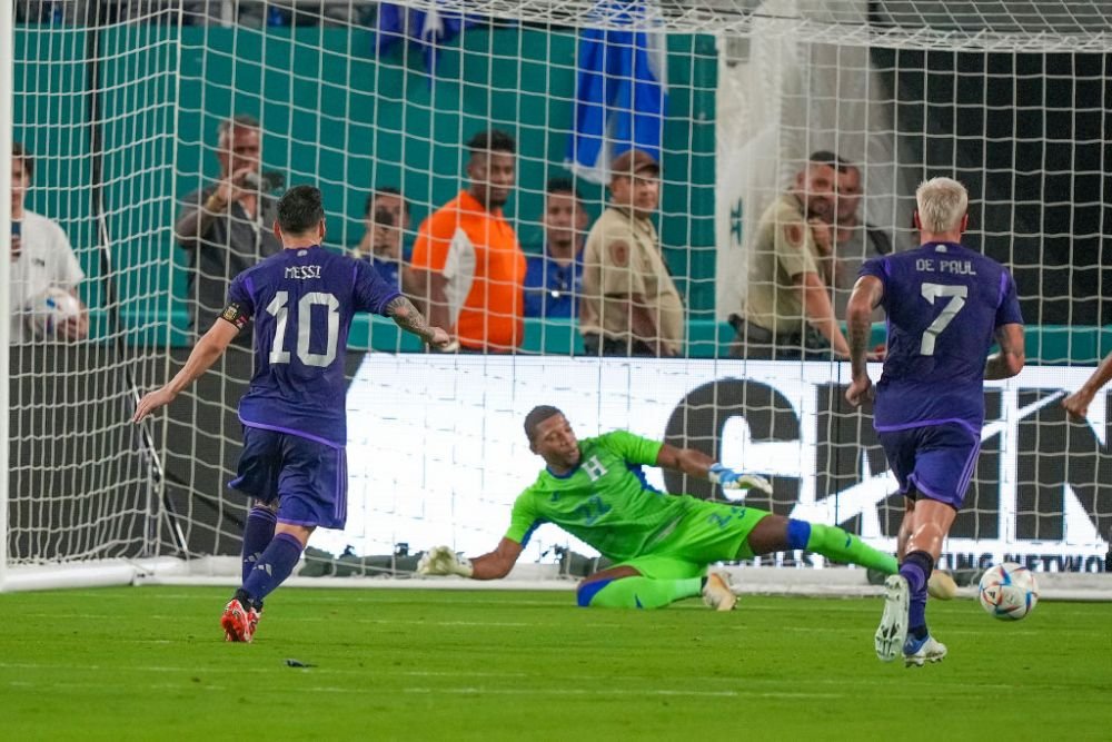 „Nu am reușit să mă regăsesc!” Leo Messi a vorbit despre primul sezon la Paris Saint-Germain după victoria cu Honduras _7