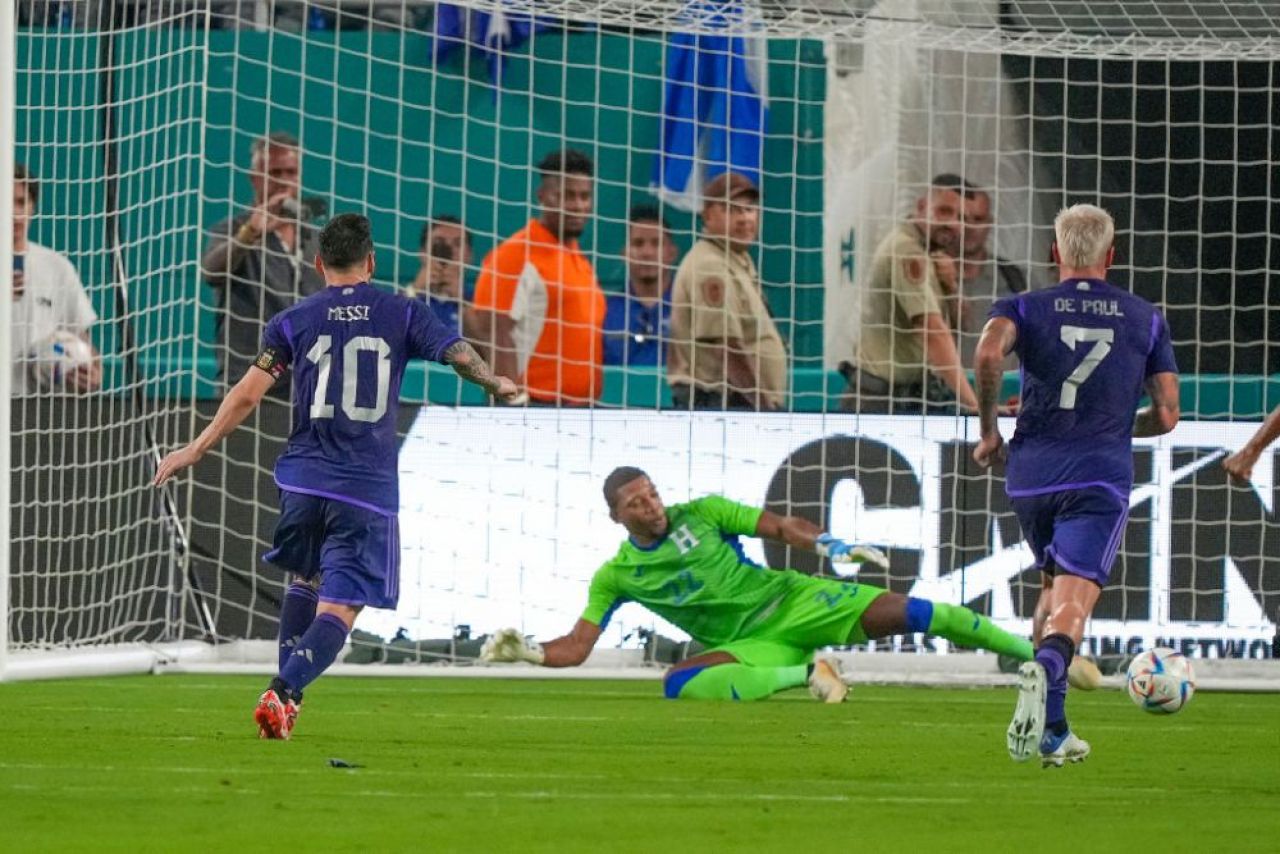 „Nu am reușit să mă regăsesc!” Leo Messi a vorbit despre primul sezon la Paris Saint-Germain după victoria cu Honduras _7