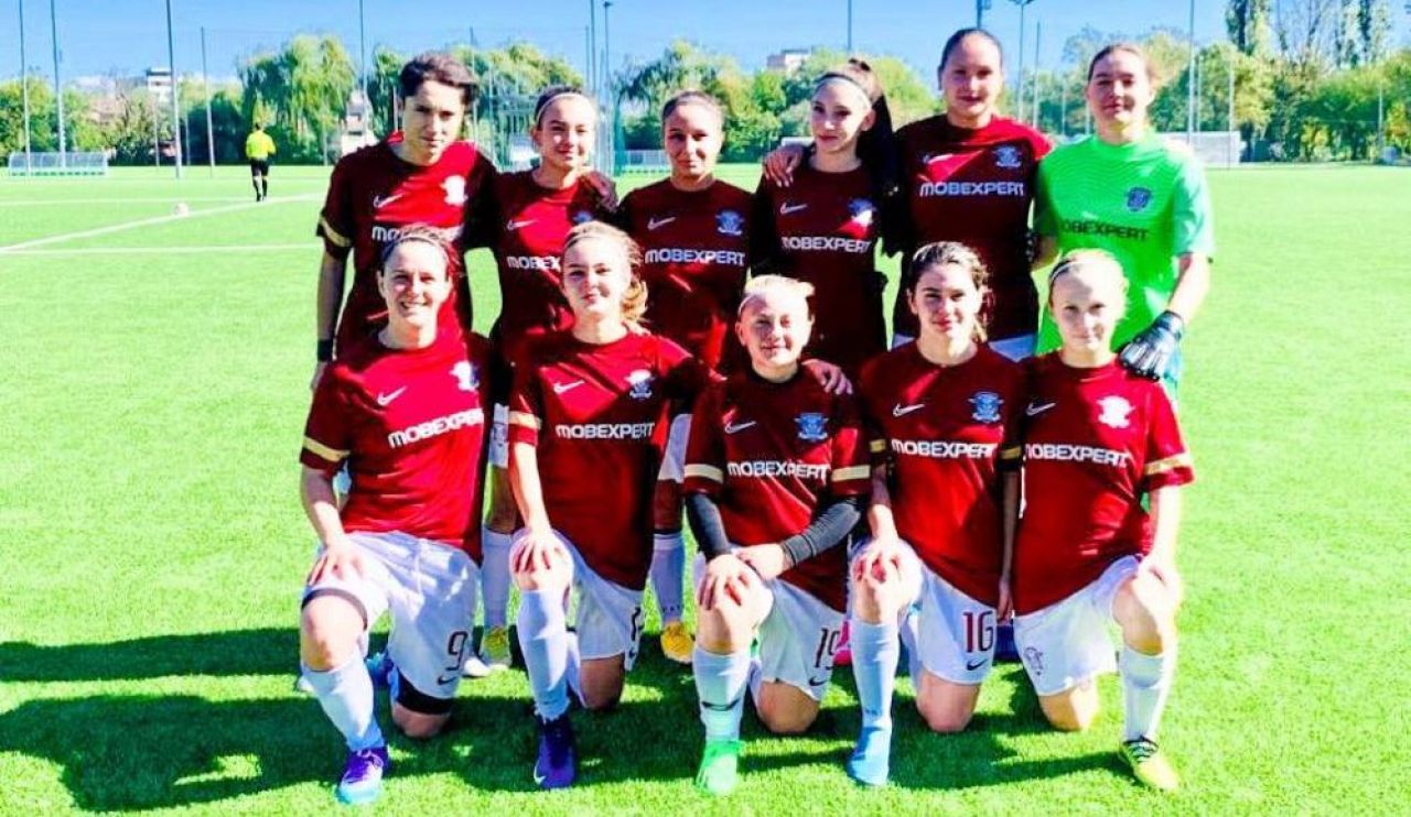 Rapid, debut science fiction în campionatul feminin: o fotbalistă a marcat 8 goluri, o alta doar 7 într-o repriză!_1