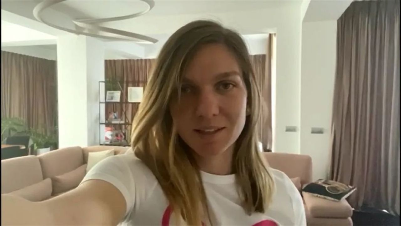 Simona Halep zâmbește! Prima fotografie cu tenismena din România după ce și-a dat jos bandajul în urma intervenției suferite _5