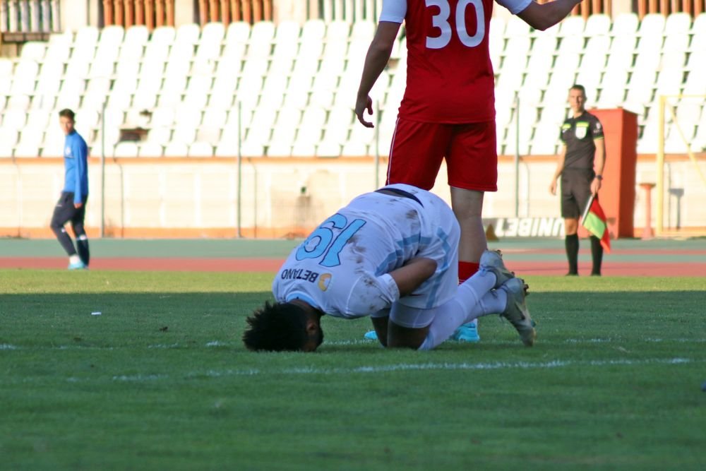 Billel Omrani s-a accidentat chiar sub privirile lui Dică și Mihai Stoica! Atacantul a acuzat dureri puternice_2