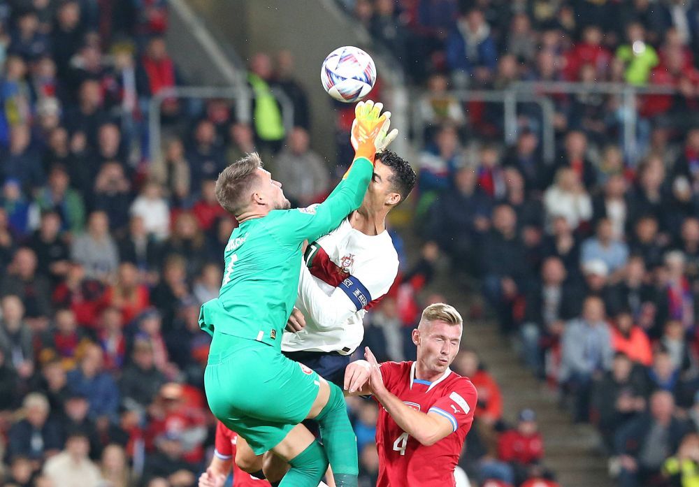 Imagini dure cu Cristiano Ronaldo! Fața i s-a umplut de sânge după o ciocnire cu portarul advers _1