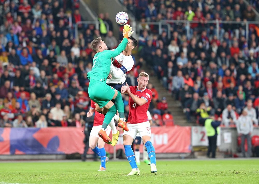 Imagini dure cu Cristiano Ronaldo! Fața i s-a umplut de sânge după o ciocnire cu portarul advers _20
