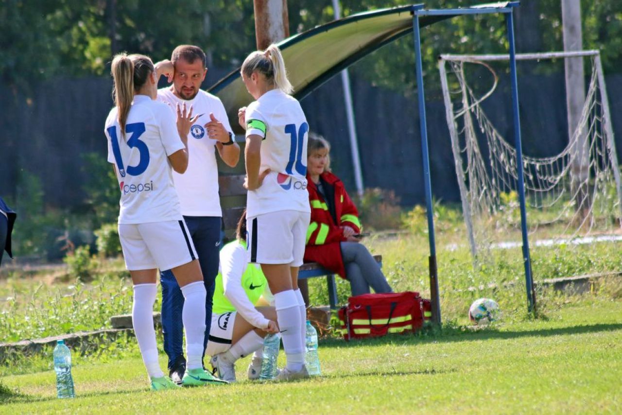 Fetele lui Hagi fac spectacol în Liga 2 feminin. Au învins cu 10-0 în ultima etapă!_35