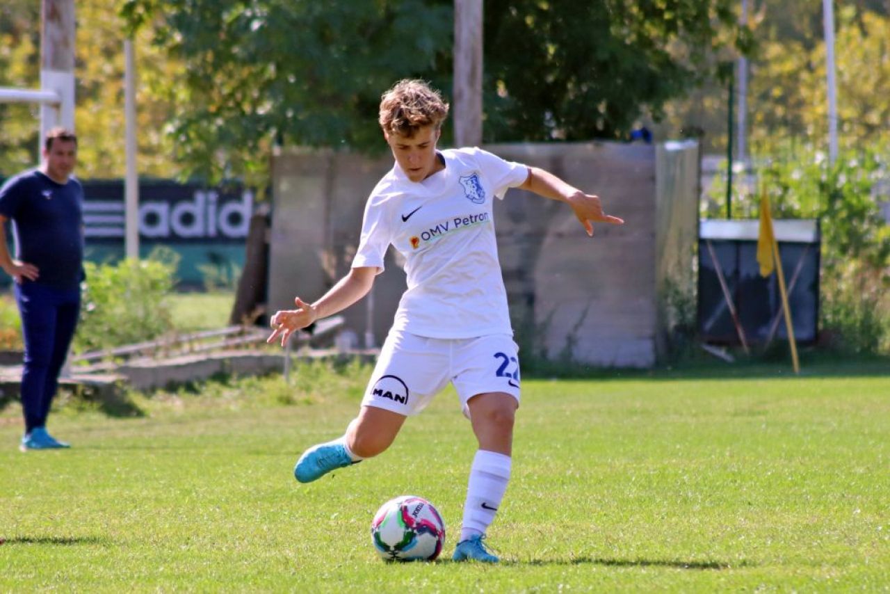 Fetele lui Hagi fac spectacol în Liga 2 feminin. Au învins cu 10-0 în ultima etapă!_36