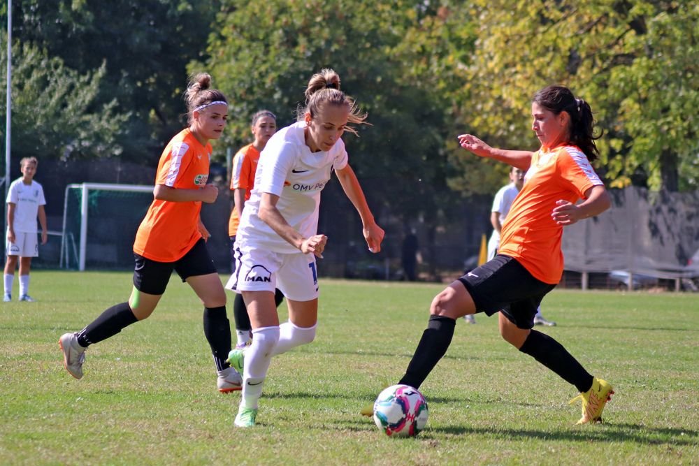 Fetele lui Hagi fac spectacol în Liga 2 feminin. Au învins cu 10-0 în ultima etapă!_40