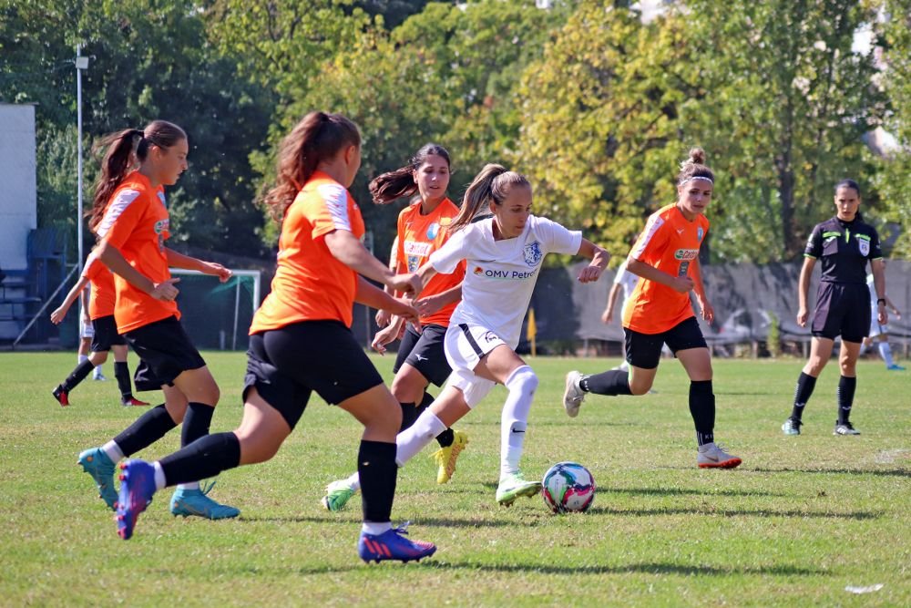 Fetele lui Hagi fac spectacol în Liga 2 feminin. Au învins cu 10-0 în ultima etapă!_41