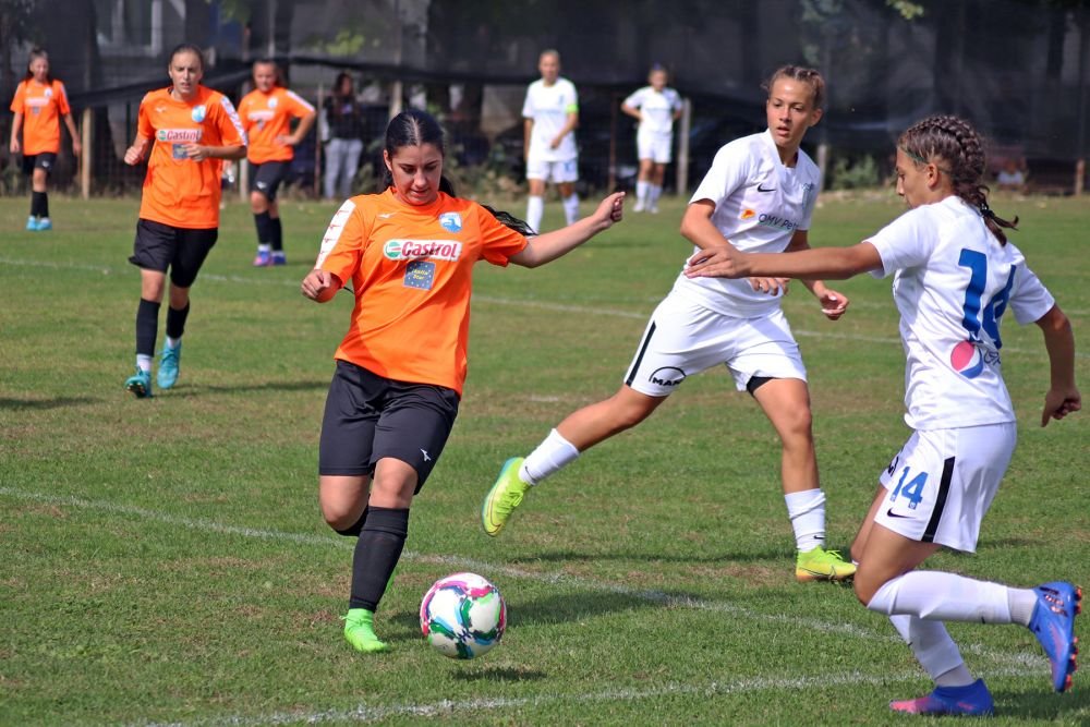 Fetele lui Hagi fac spectacol în Liga 2 feminin. Au învins cu 10-0 în ultima etapă!_51