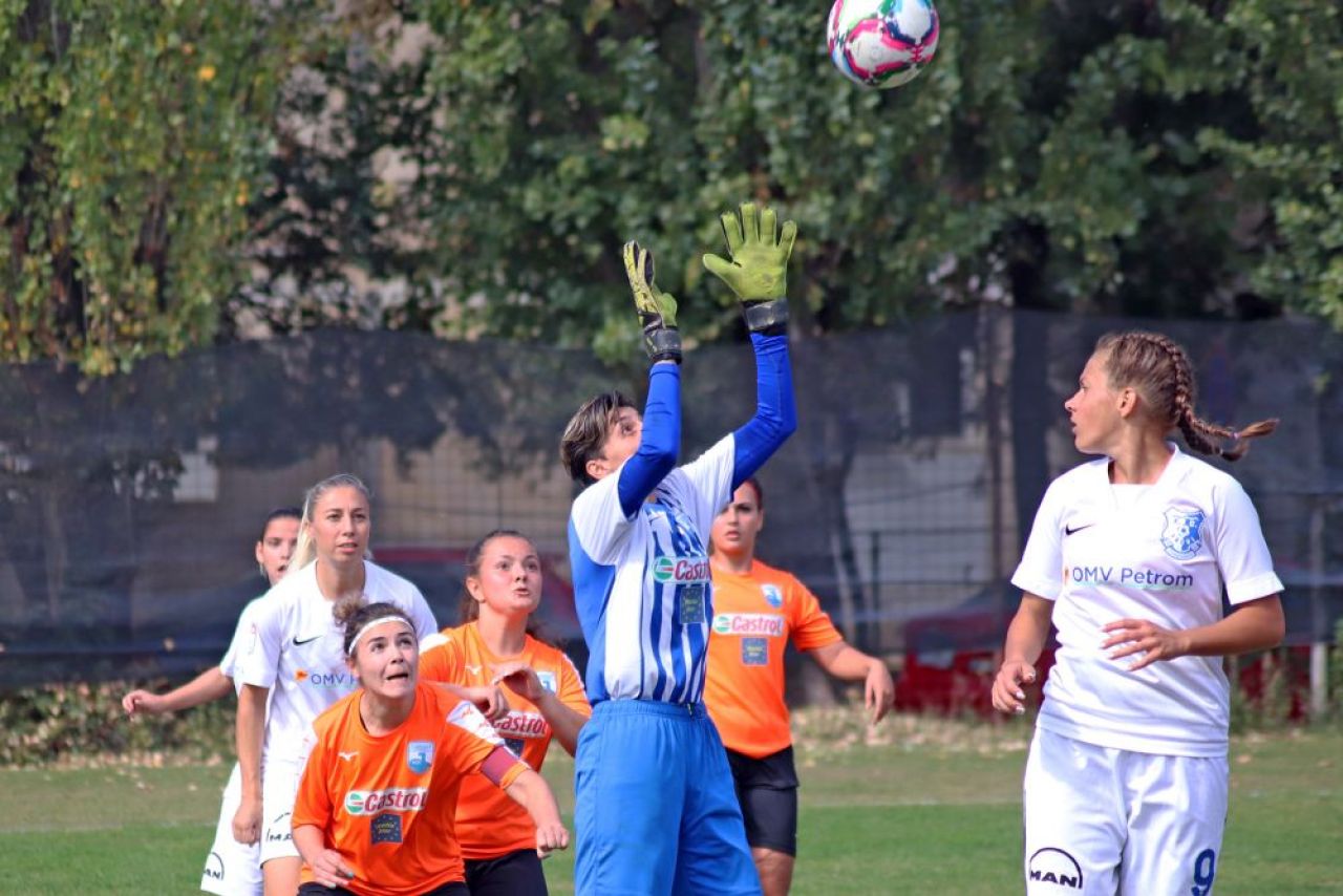 Fetele lui Hagi fac spectacol în Liga 2 feminin. Au învins cu 10-0 în ultima etapă!_52