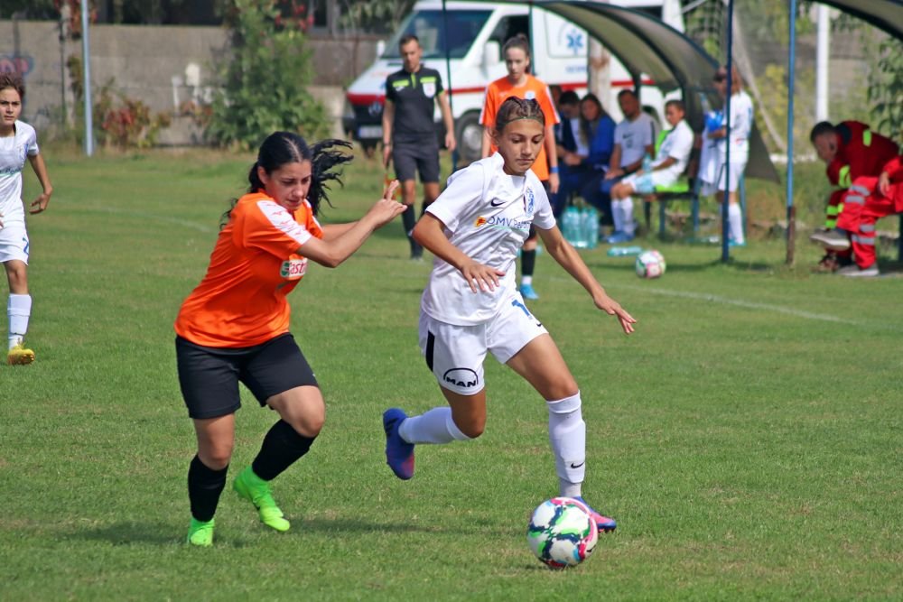 Fetele lui Hagi fac spectacol în Liga 2 feminin. Au învins cu 10-0 în ultima etapă!_55