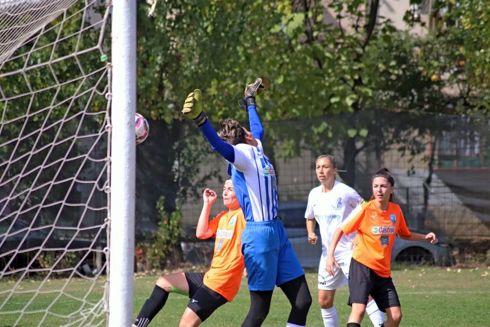 Fetele lui Hagi fac spectacol în Liga 2 feminin. Au învins cu 10-0 în ultima etapă!_57