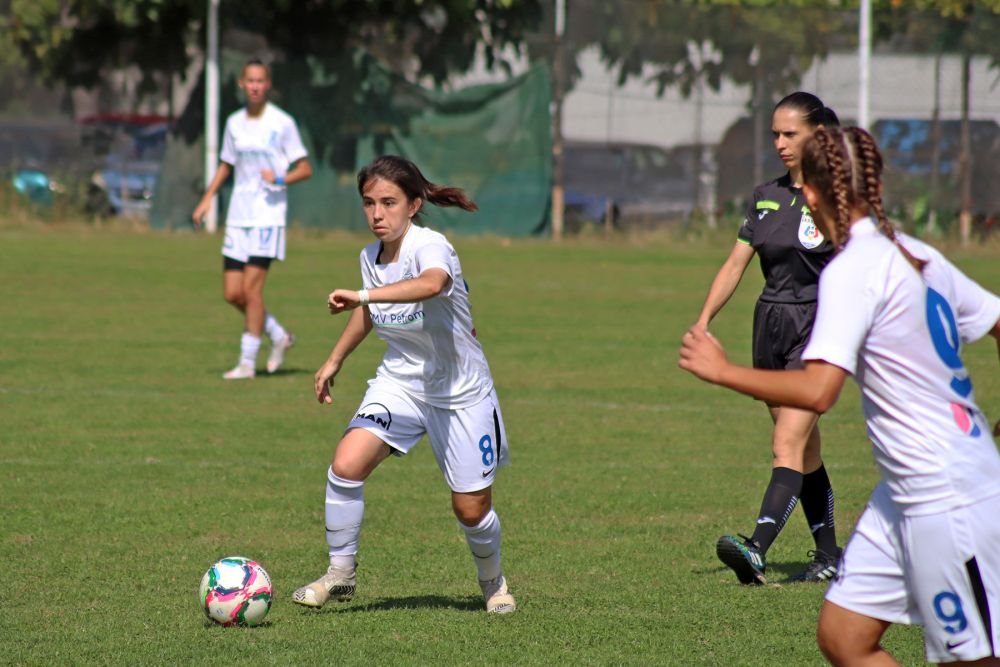 Fetele lui Hagi fac spectacol în Liga 2 feminin. Au învins cu 10-0 în ultima etapă!_58