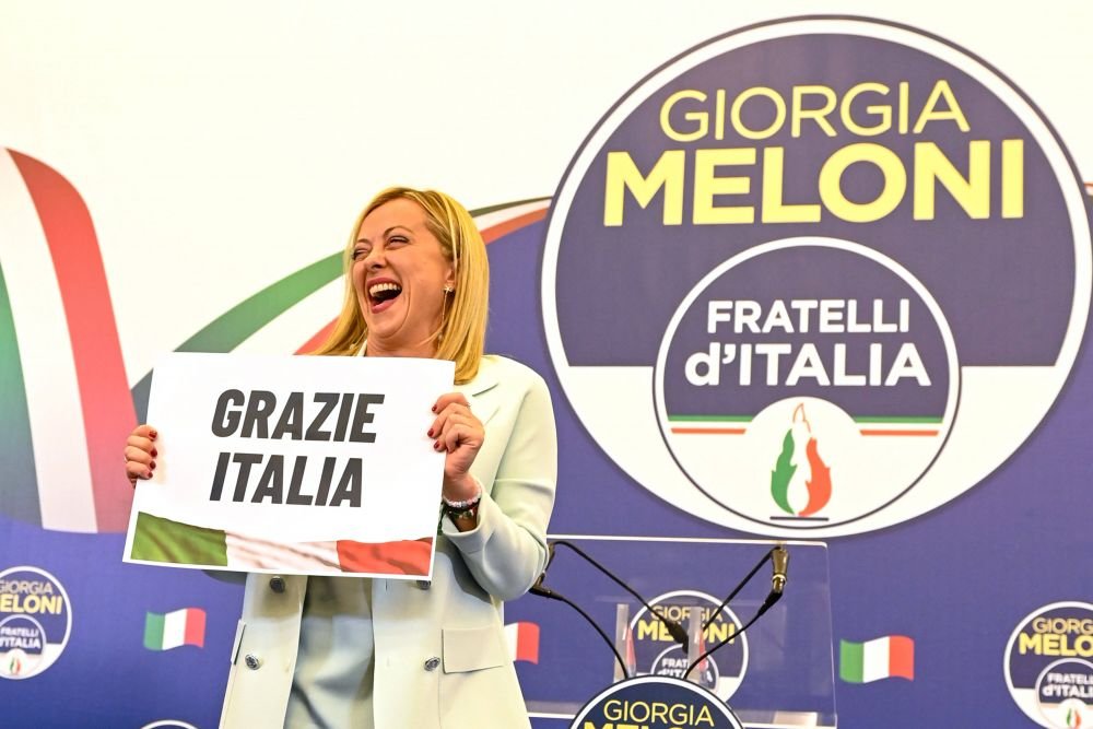 ”Fata” lui Berlusconi! A lucrat în cluburile de noapte din Roma și acum va deveni prim-ministrul Italiei_13