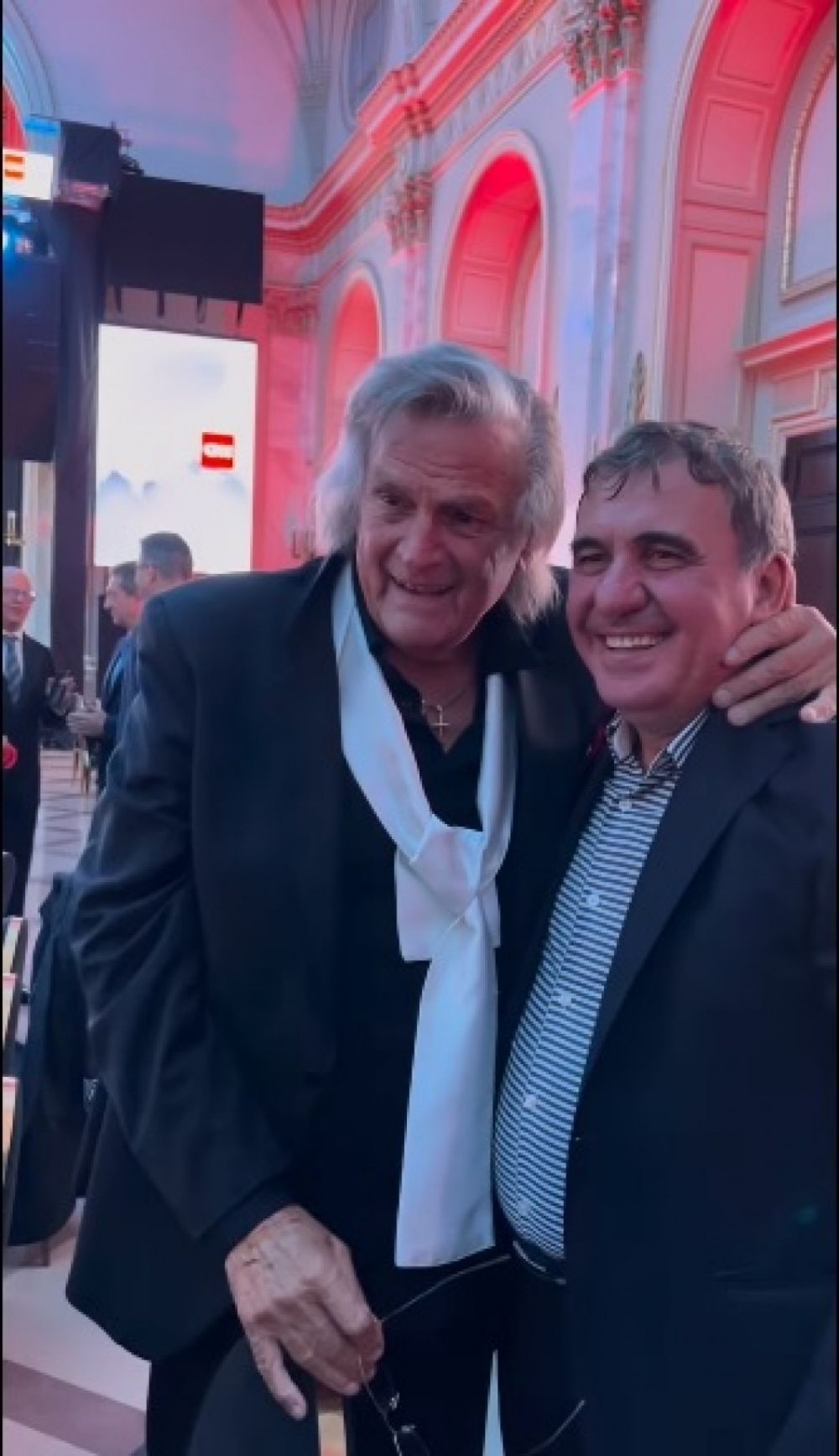 Întâlnirea „Regilor”! Gică Hagi și Florin Piersic au oferit imaginile serii! Moment emoționant între cele două legende _1