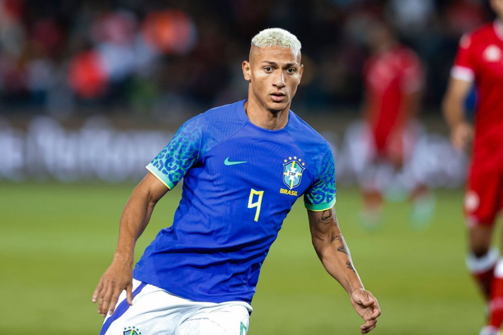 Scene teribile la meciul Brazilia - Tunisia. Suporterii au aruncat cu banane în Richarlison, iar pe Neymar l-au