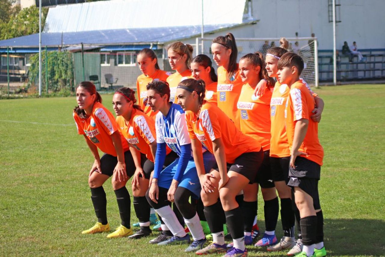 A câștigat Champions League cu CSM București și s-a apucat de fotbal, la 36 de ani!_3