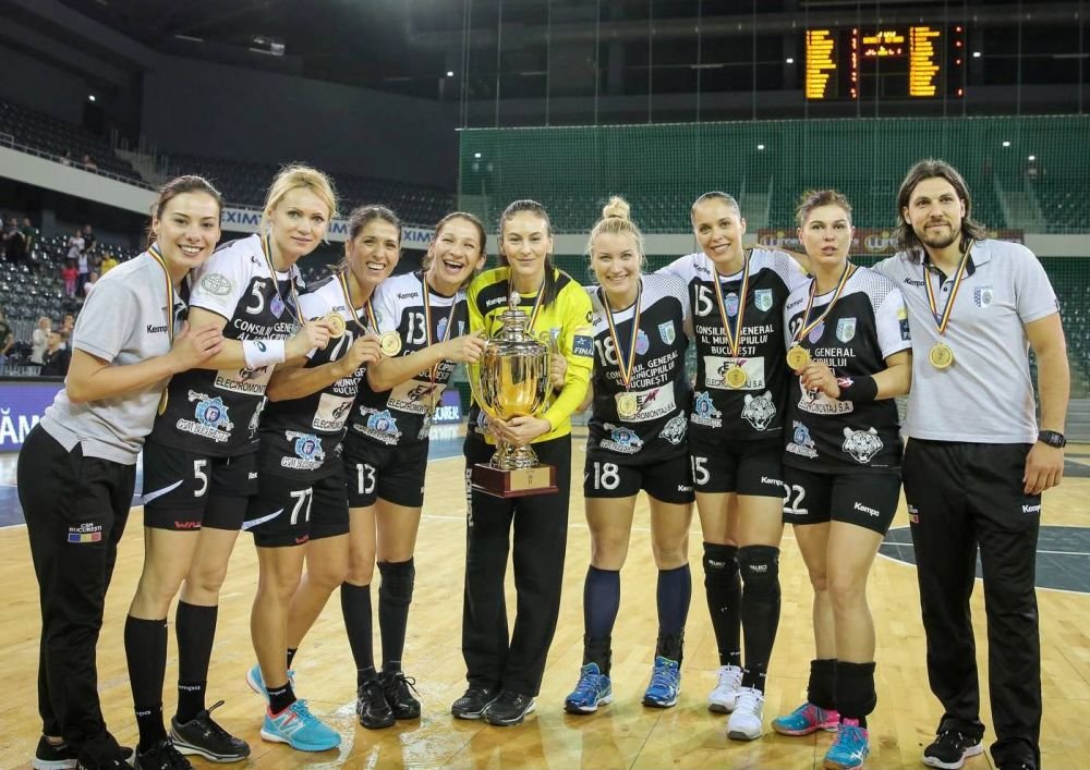 A câștigat Champions League cu CSM București și s-a apucat de fotbal, la 36 de ani!_18