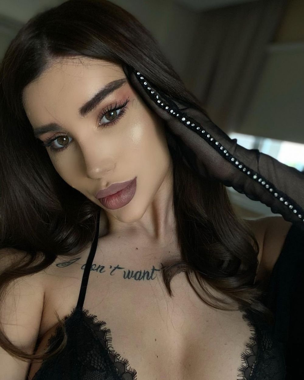 Câștigă bani din pozele indecente postate și este „personajul negativ” de la „Sunt celebru, scoate-mă de aici!” Bia Khalifa a aruncat mâncarea echipei _17