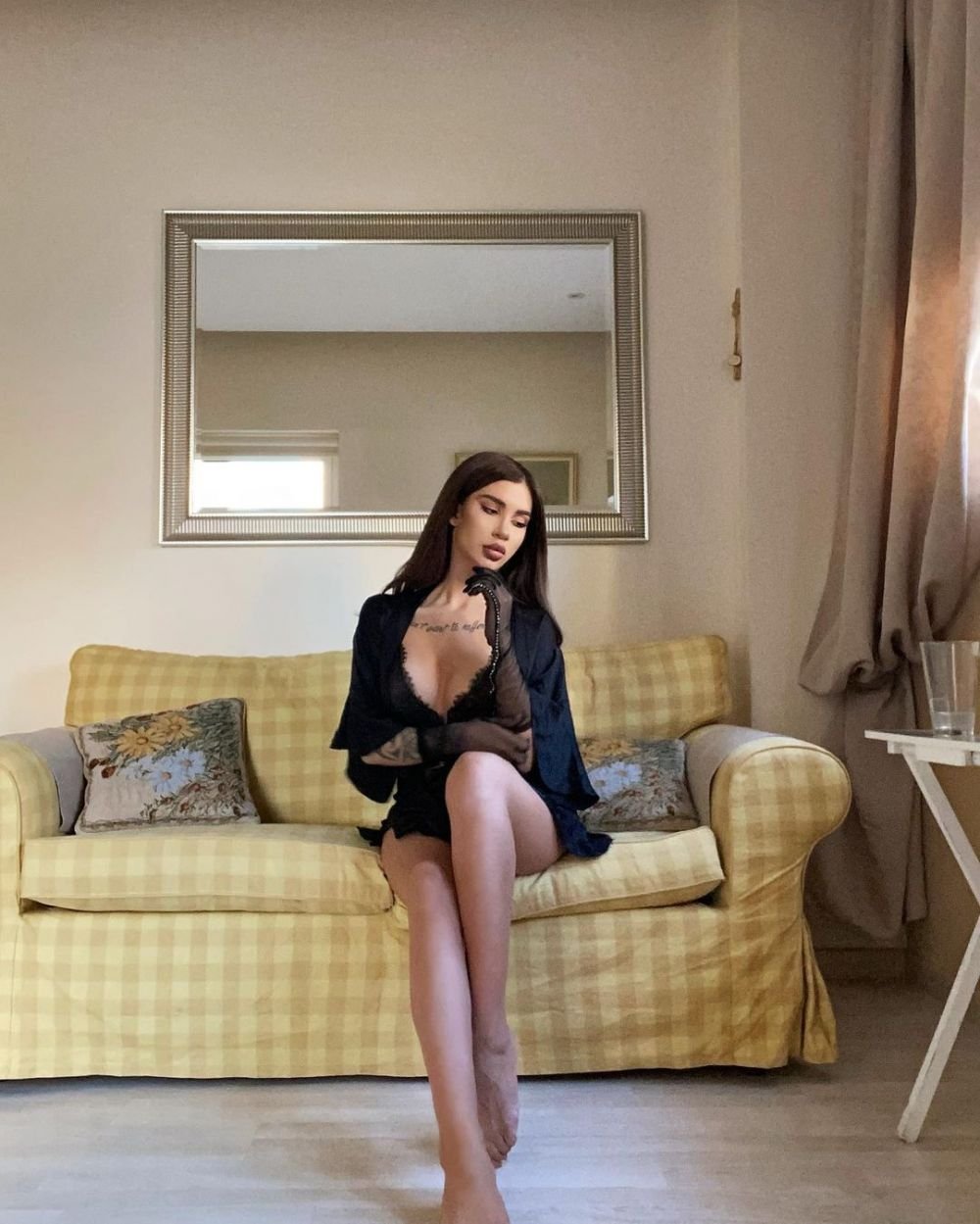 Câștigă bani din pozele indecente postate și este „personajul negativ” de la „Sunt celebru, scoate-mă de aici!” Bia Khalifa a aruncat mâncarea echipei _18