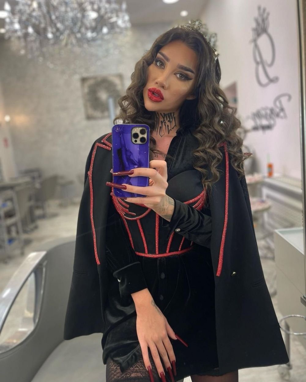Câștigă bani din pozele indecente postate și este „personajul negativ” de la „Sunt celebru, scoate-mă de aici!” Bia Khalifa a aruncat mâncarea echipei _39
