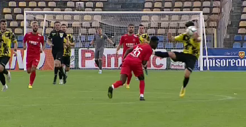 Intervenție horror în Cupa României, la FC Brașov - FC Hermannstadt! Ambulanța a intrat pe teren_13