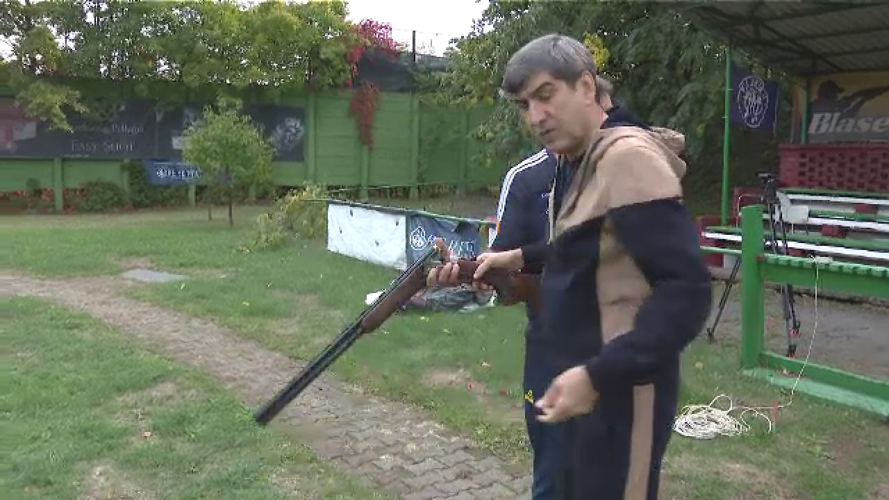 Victor Pițurcă, așa cum nu l-ai mai văzut! Fostul selecționer a făcut spectacol în poligonul de tragere: „Am lovit, la revedere!” _5