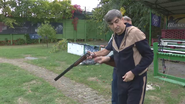 Victor Pițurcă, așa cum nu l-ai mai văzut! Fostul selecționer a făcut spectacol în poligonul de tragere: „Am lovit, la revedere!” _6