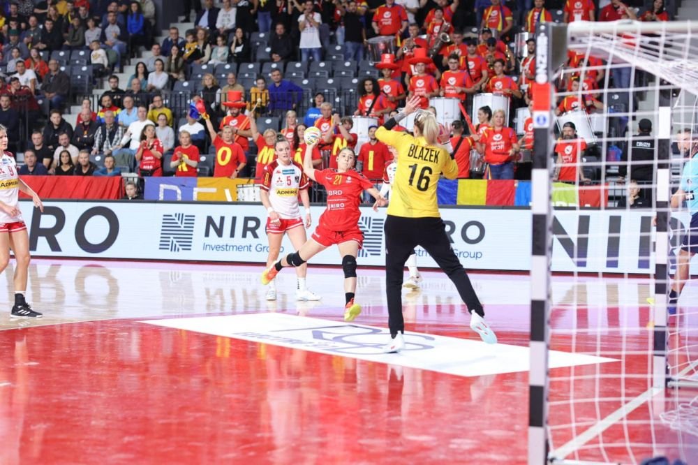 România - Serbia 26-20. Victorie mare pentru tricolore la Trofeul Carpați! Neagu & Co pot câștiga sâmbătă competiția dacă bat Spania_2