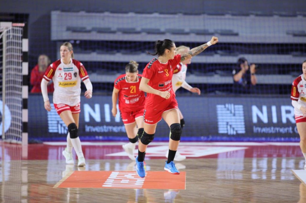 România - Serbia 26-20. Victorie mare pentru tricolore la Trofeul Carpați! Neagu & Co pot câștiga sâmbătă competiția dacă bat Spania_3