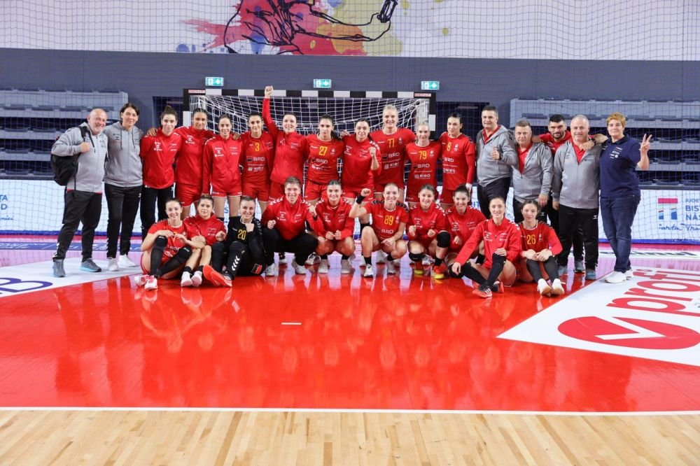 România - Serbia 26-20. Victorie mare pentru tricolore la Trofeul Carpați! Neagu & Co pot câștiga sâmbătă competiția dacă bat Spania_5