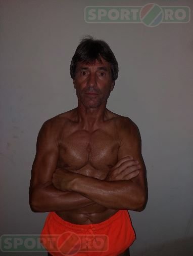 La 60 de ani, Iosif Rotariu face zilnic 2.000 de abdomene. Cum arată fostul internațional | EXCLUSIV_2