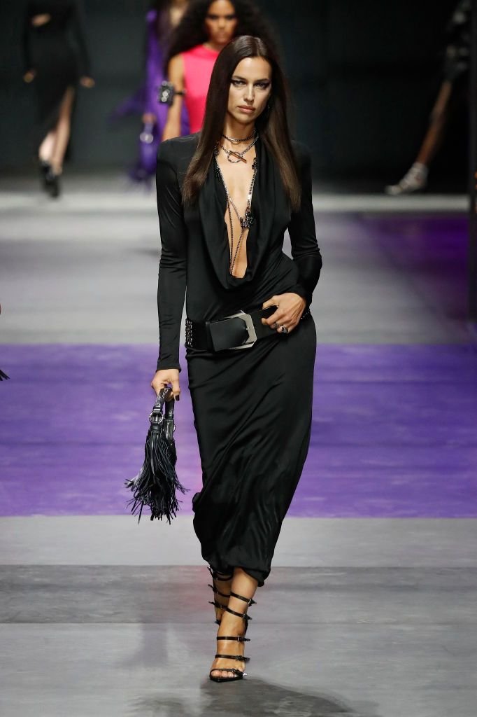 Fosta iubită a lui Cristiano Ronaldo a făcut senzație pe podium! Irina Shayk, apariții incendiare la Fashion Week_23