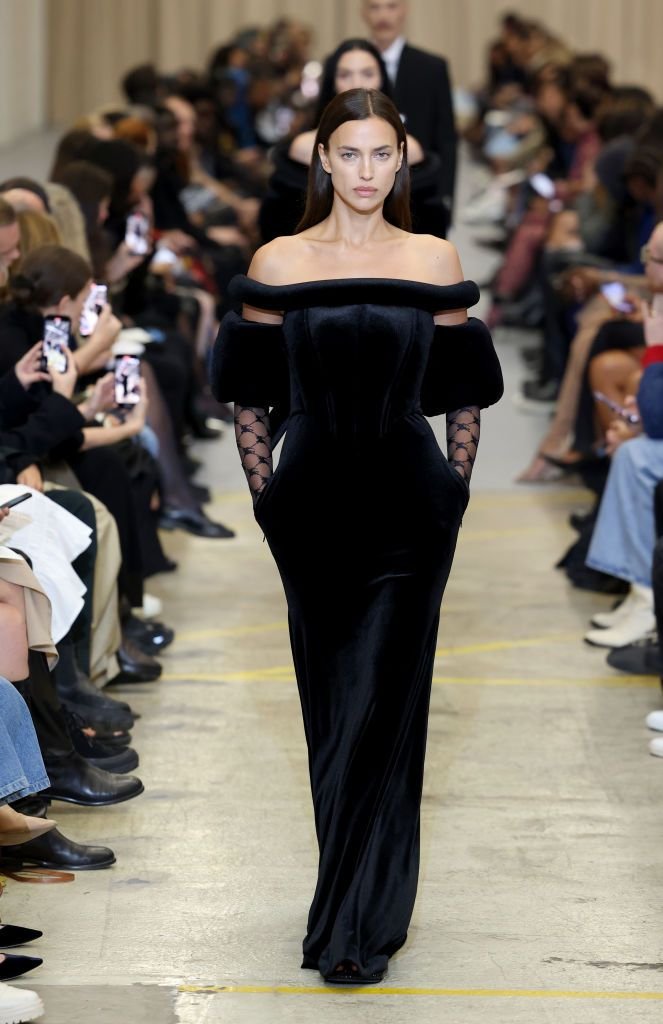 Fosta iubită a lui Cristiano Ronaldo a făcut senzație pe podium! Irina Shayk, apariții incendiare la Fashion Week_35