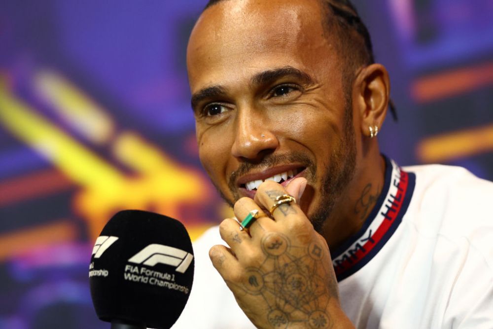 Probleme mari pentru Lewis Hamilton din cauza piercing-ului! A încălcat regulamentul, iar Mercedes a fost amendată _1