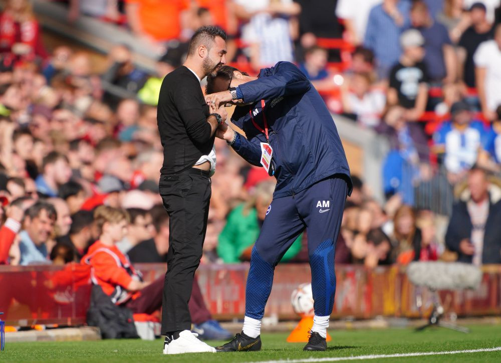 Roberto De Zerbi, Micul Geniu . The Guardian, cuvinte superbe despre fostul jucător de la CFR. Cine i-a spus italianului că va antrena &icirc;n Premier League