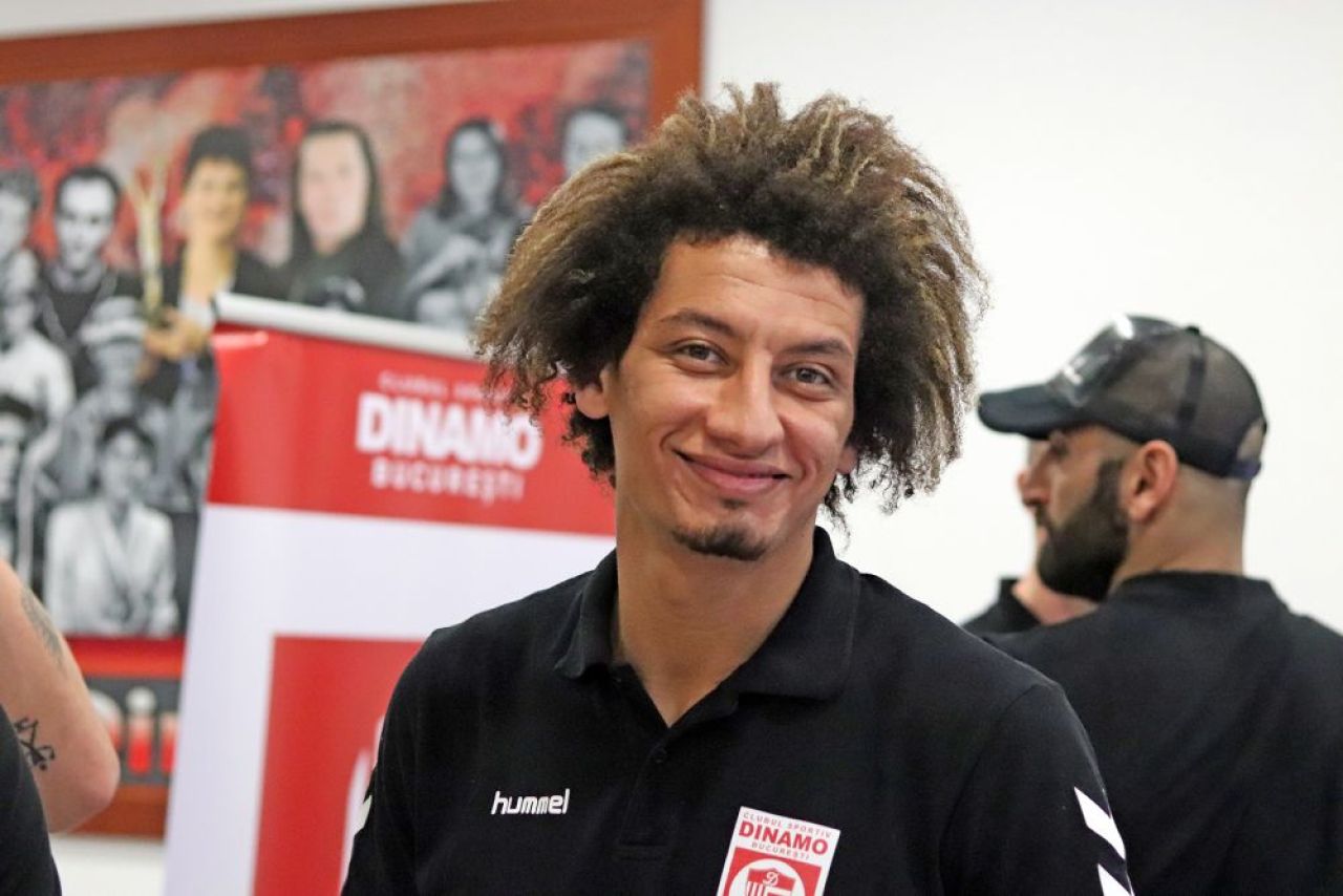 Handbaliștii de la Dinamo s-au relaxat înaintea meciului cu Porto făcând galerie colegilor de la baschet_2