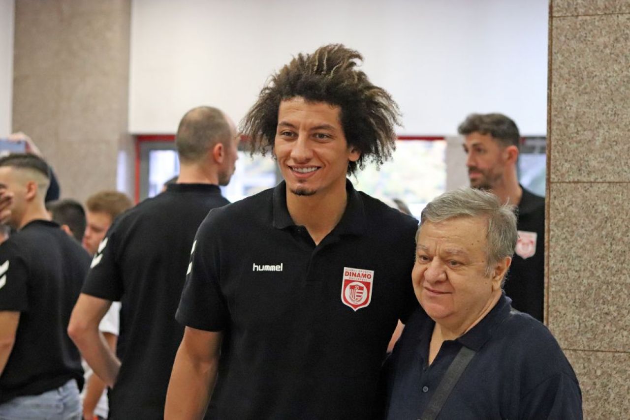 Handbaliștii de la Dinamo s-au relaxat înaintea meciului cu Porto făcând galerie colegilor de la baschet_5